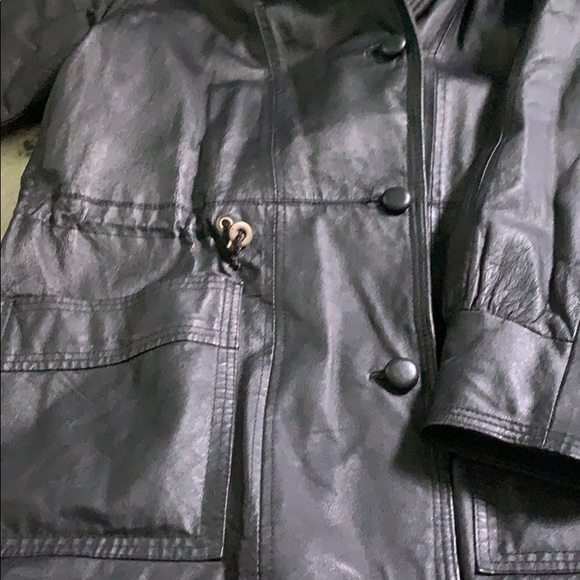 Medium length heavy leather button up coat - Picture 3 of 4